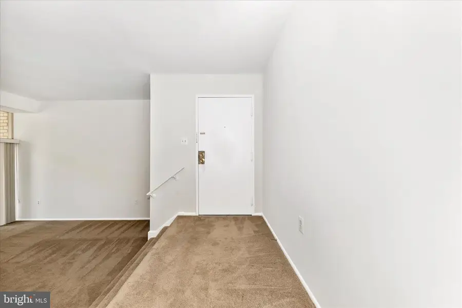 14410 Parkvale Rd #6, Rockville, MD 20853 - #2
