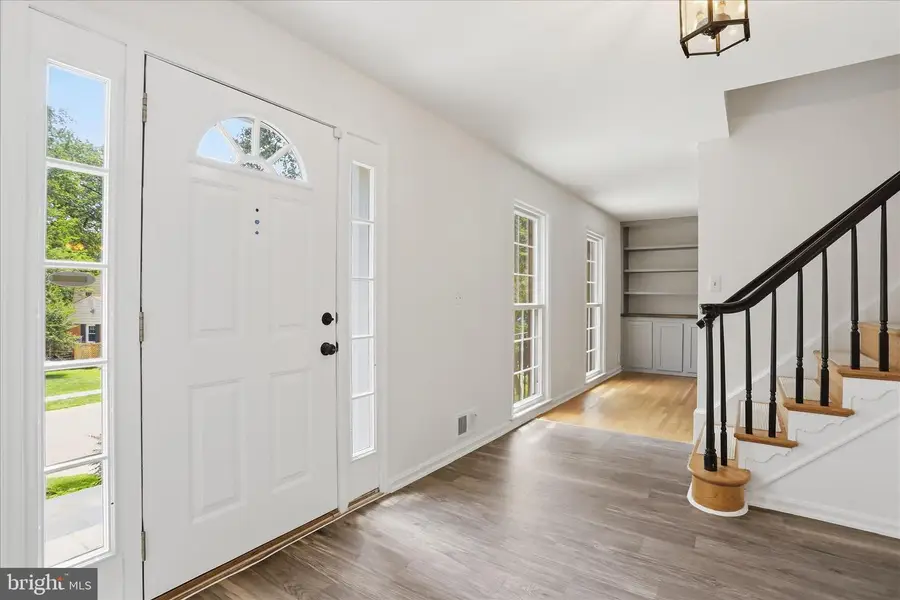 18 Bentana Way, Rockville, MD 20850 - #2