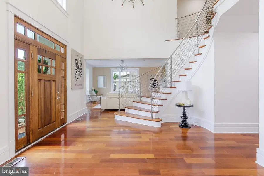 9715 Singleton Dr, Bethesda, MD 20817 - #2
