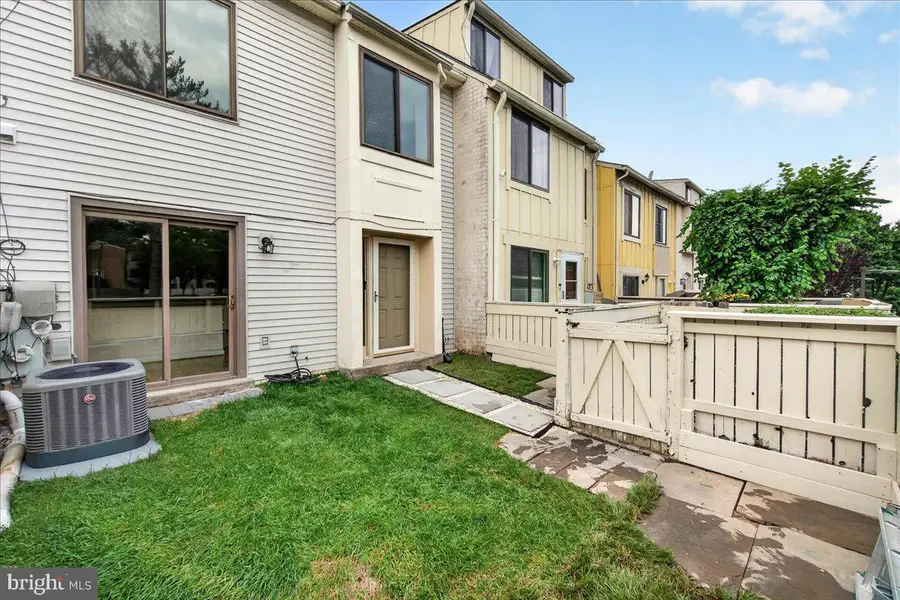 9915 Ridgeline Dr, Gaithersburg, MD 20886 - #3