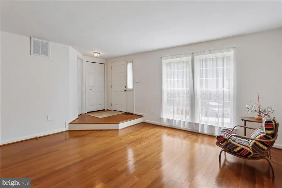 14438 Long Channel Cir, Germantown, MD 20874 - #2