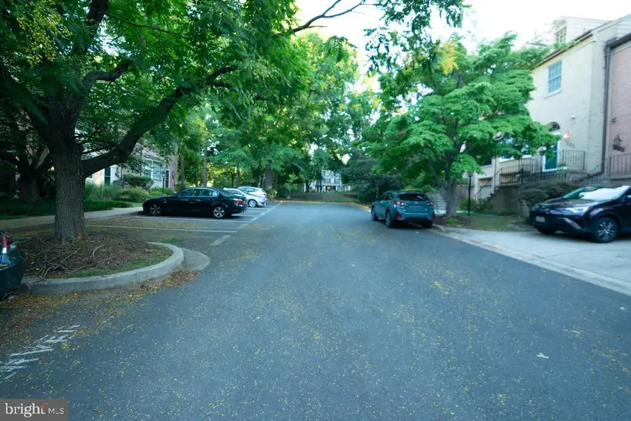323 Lynn Manor Dr, Rockville, MD 20850 - #3