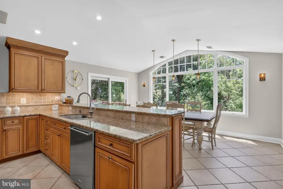 9701 Overlea Dr, Rockville, MD 20850 - #3
