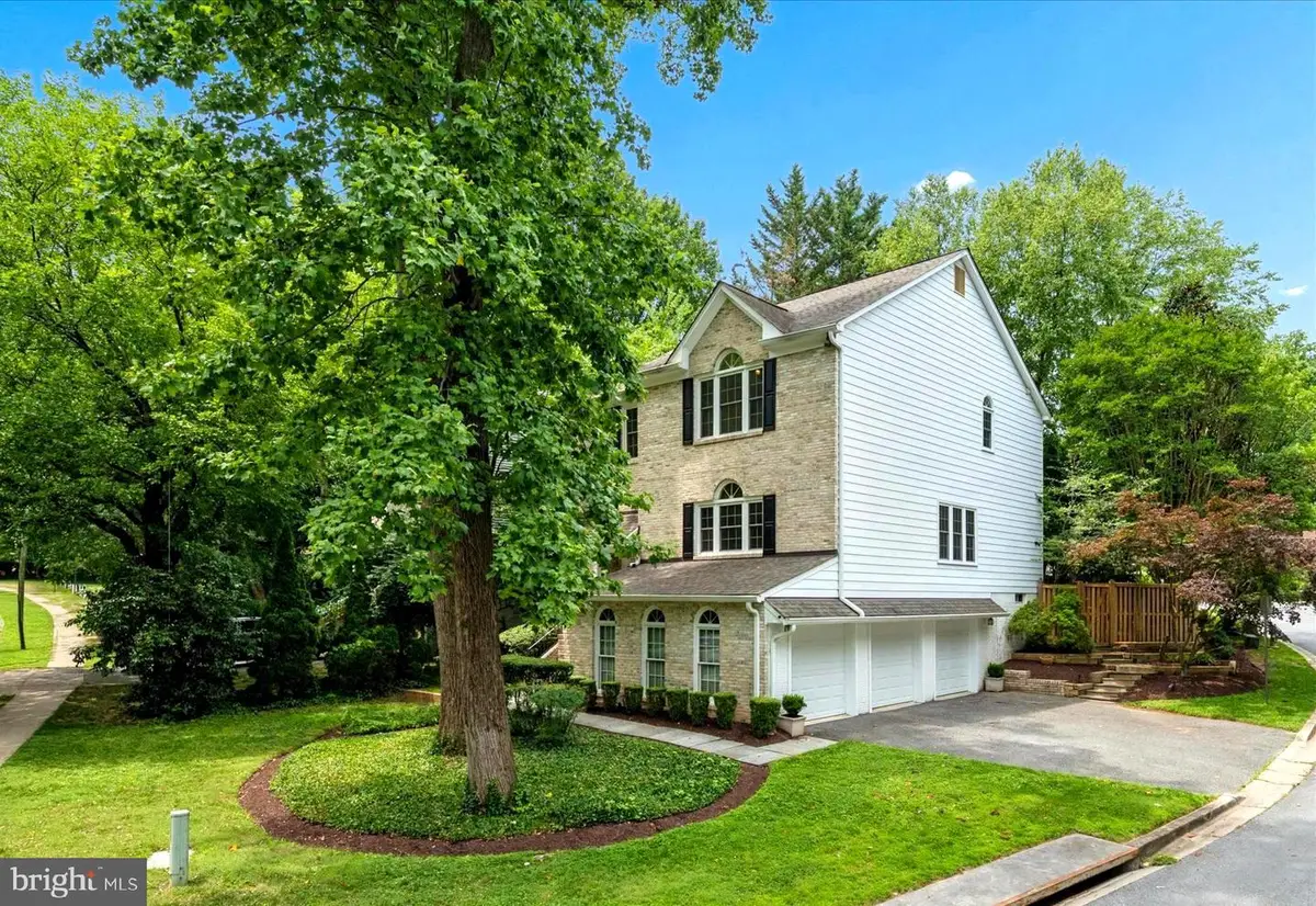 8900 Ellsworth Ct, Silver Spring, MD 20910 - #1