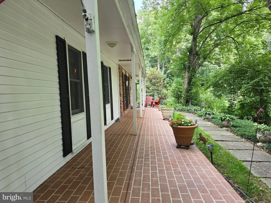 16601 Briardale Rd, Rockville, MD 20855 - #3