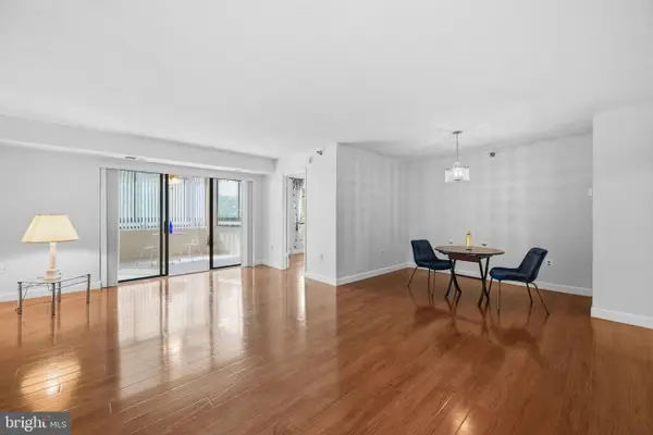 15100 Interlachen Dr #4-124, SILVER SPRING, MD 20906