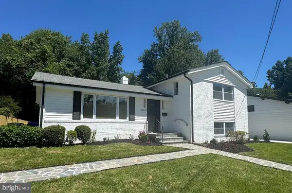 9831 Singleton Dr, BETHESDA, MD 20817