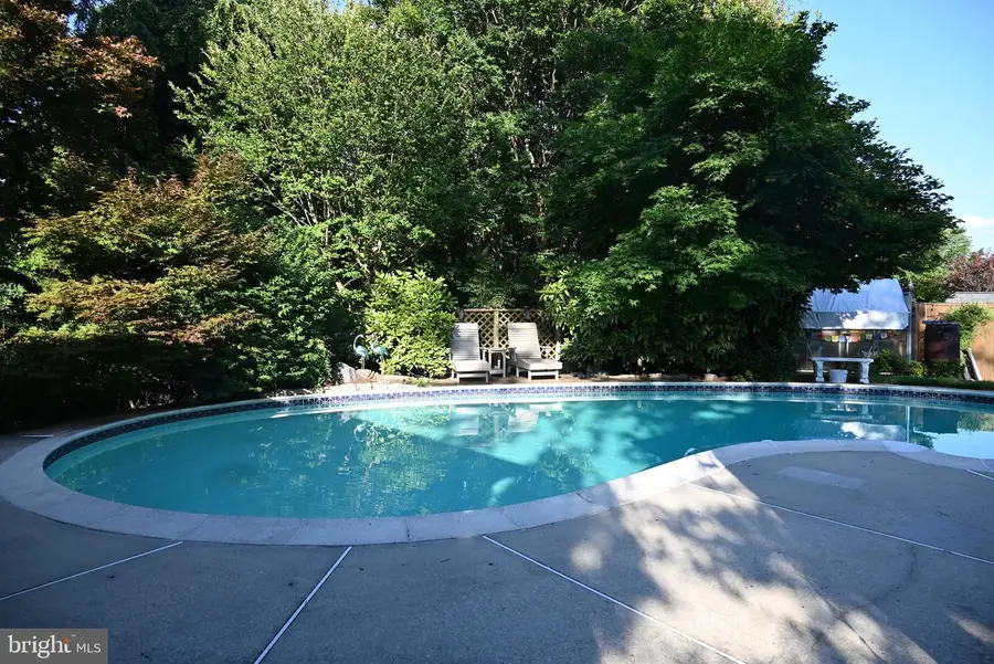 406 Belton Rd, Silver Spring, MD 20901 - #2