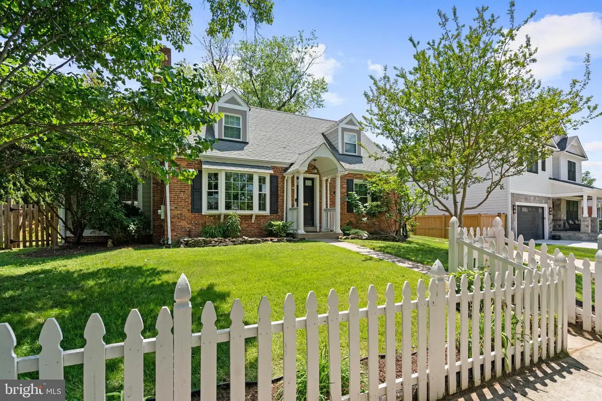 9213 Villa Dr, Bethesda, MD 20817 - #1