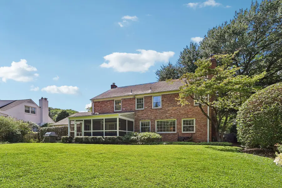 5601 Kirkwood Dr, Bethesda, MD 20816 - #3