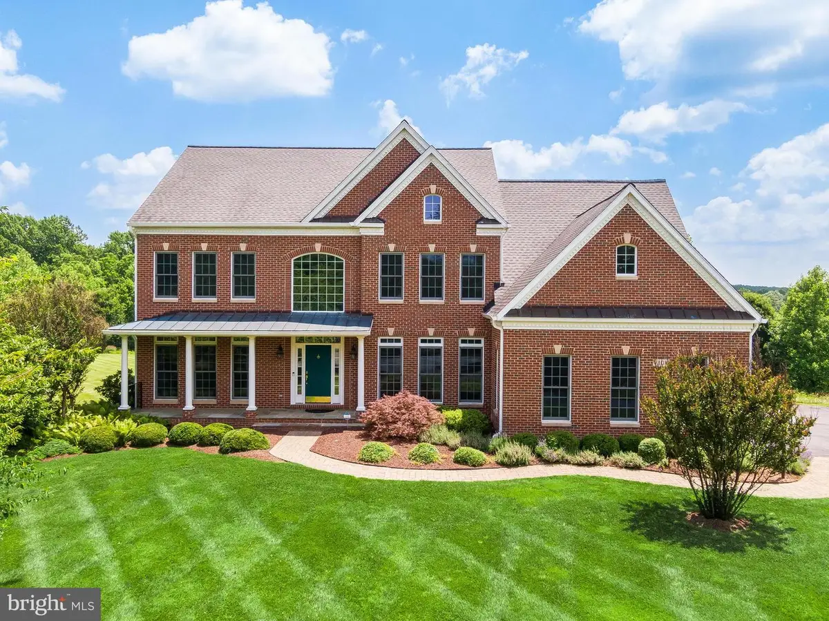 7101 Cliff Pine Dr, Gaithersburg, MD 20879 - #1