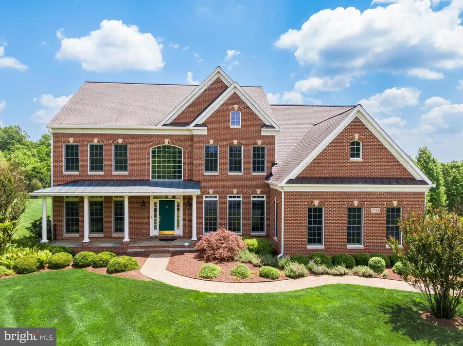 7101 Cliff Pine Dr, Gaithersburg, MD 20879 - #2