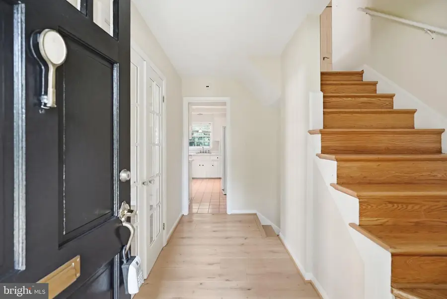 8406 Geneva Mason Rd, Potomac, MD 20854 - #2