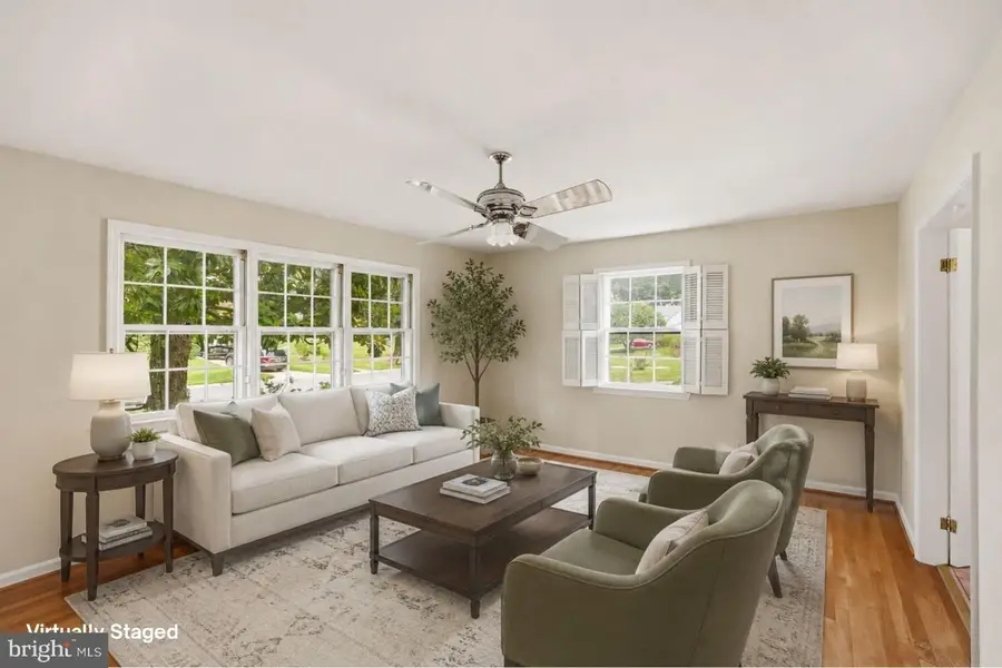 8406 Geneva Mason Rd, Potomac, MD 20854 - #3
