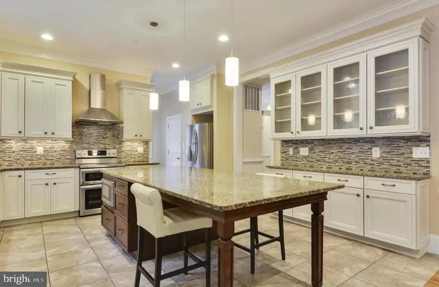 6403 Earlham Dr, Bethesda, MD 20817 - #3