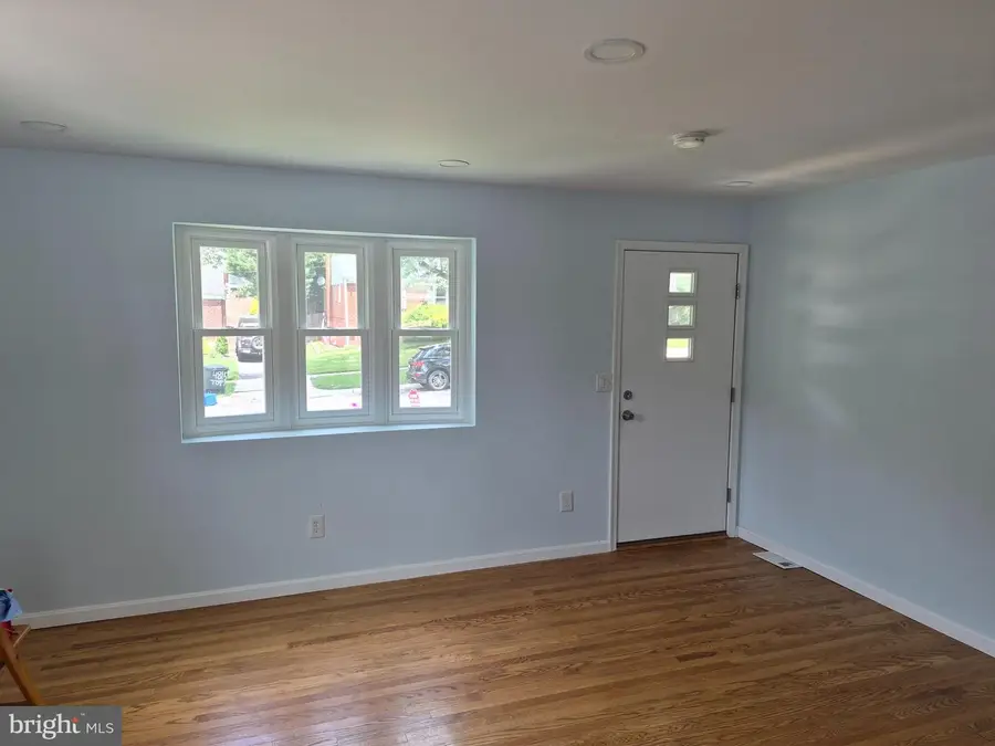 4812 Topping Rd, Rockville, MD 20852 - #3
