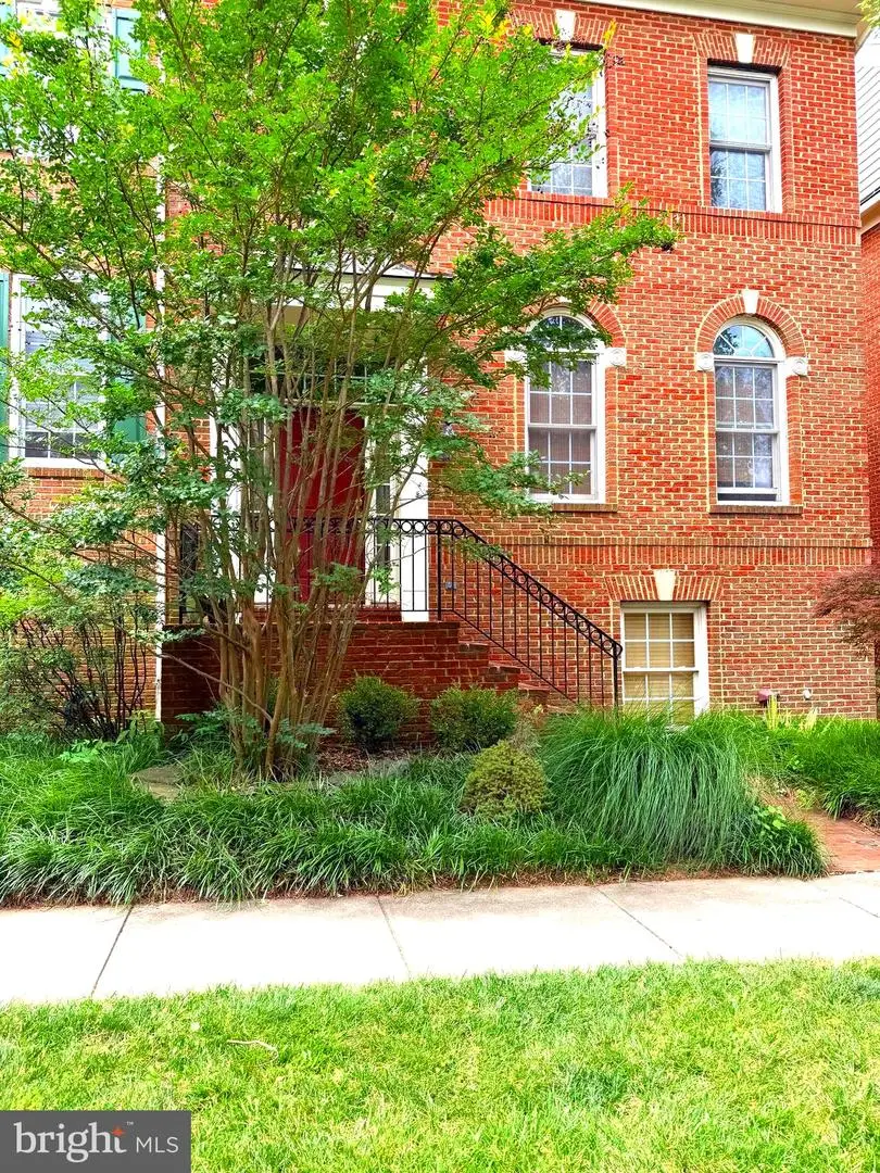 608 Pleasant Dr, Rockville, MD 20850 - #2