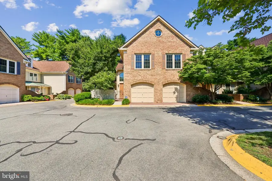 5823 Linden Square Ct #52, Rockville, MD 20852 - #2