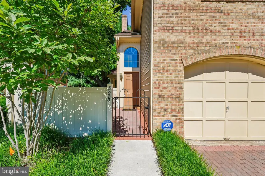 5823 Linden Square Ct #52, Rockville, MD 20852 - #3