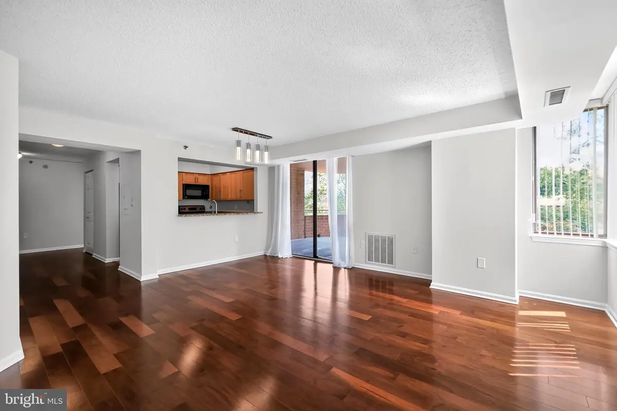 10101 Grosvenor Pl #305, Rockville, MD 20852 - #1