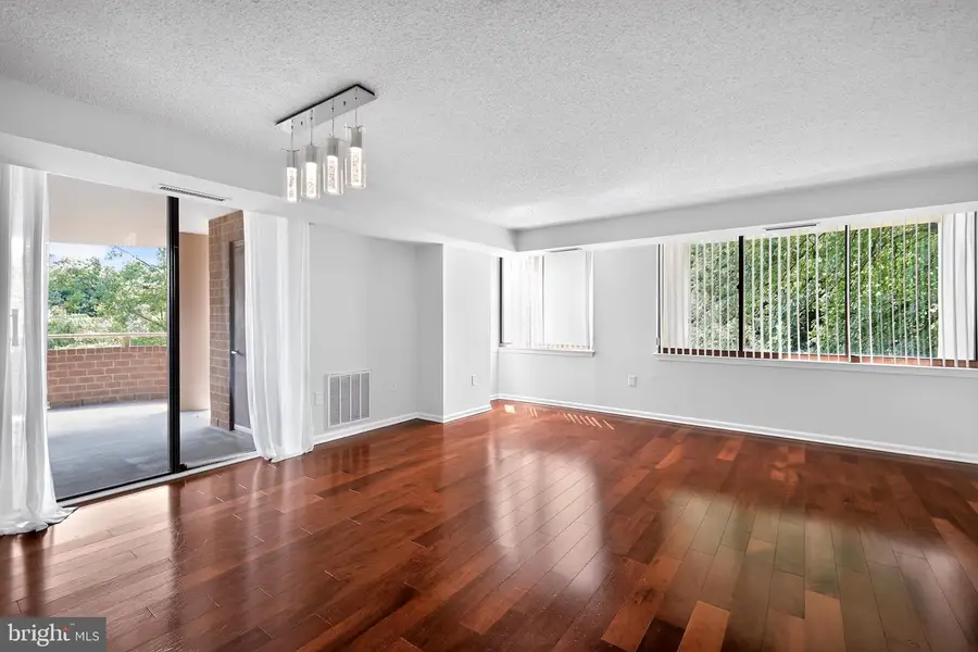 10101 Grosvenor Pl #305, Rockville, MD 20852 - #3