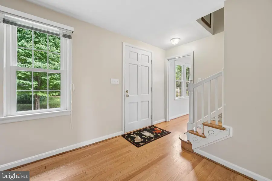 124 Chestnut Ave, Washington Grove, MD 20880 - #2