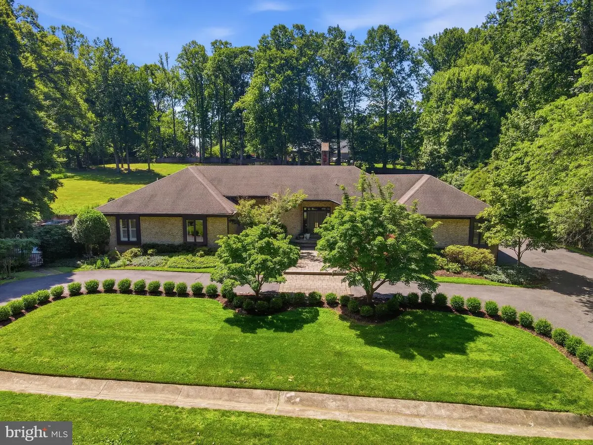 11621 Lake Potomac Dr, Potomac, MD 20854 - #1