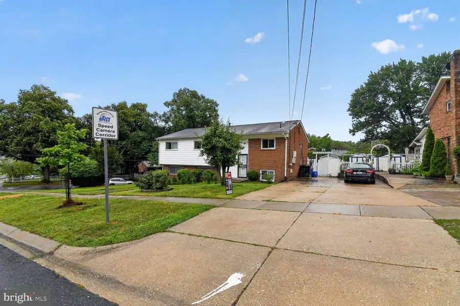 1207 Oakview Dr, Silver Spring, MD 20903 - #2