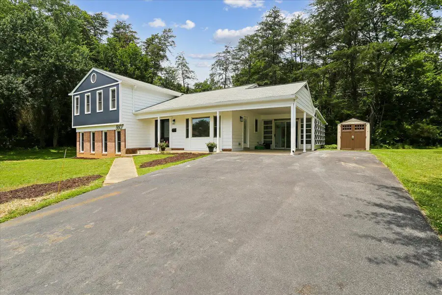 8607 Wild Olive Dr, Potomac, MD 20854 - #2