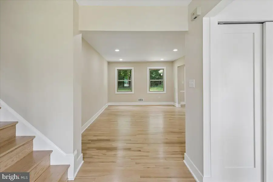 8607 Wild Olive Dr, Potomac, MD 20854 - #3