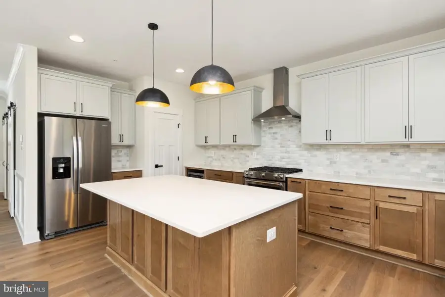 19507 Fisher Ave, Poolesville, MD 20837 - #2