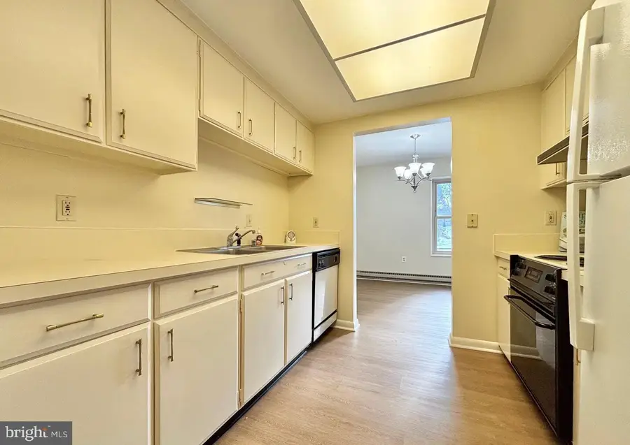 3301 S Leisure World Blvd #99-2e, Silver Spring, MD 20906 - #3
