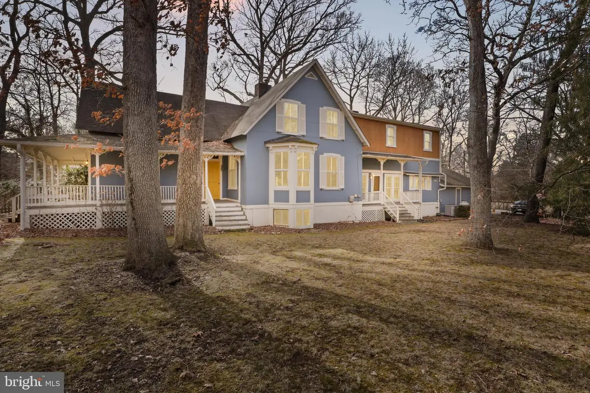 206 Grove Ave, Washington Grove, MD 20880 - #1