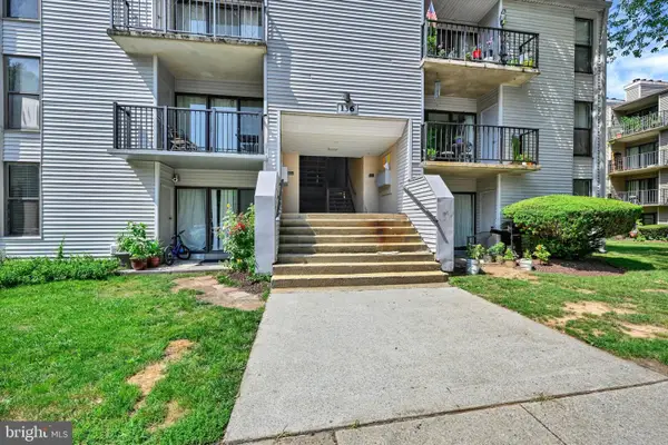136 Duvall Ln #102, GAITHERSBURG, MD 20877