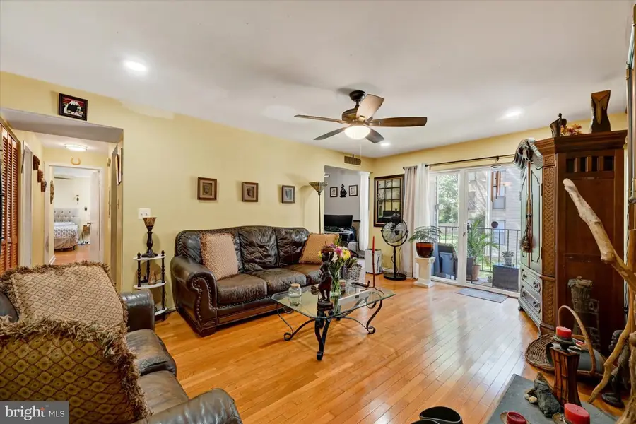 136 Duvall Ln #102, Gaithersburg, MD 20877 - #2