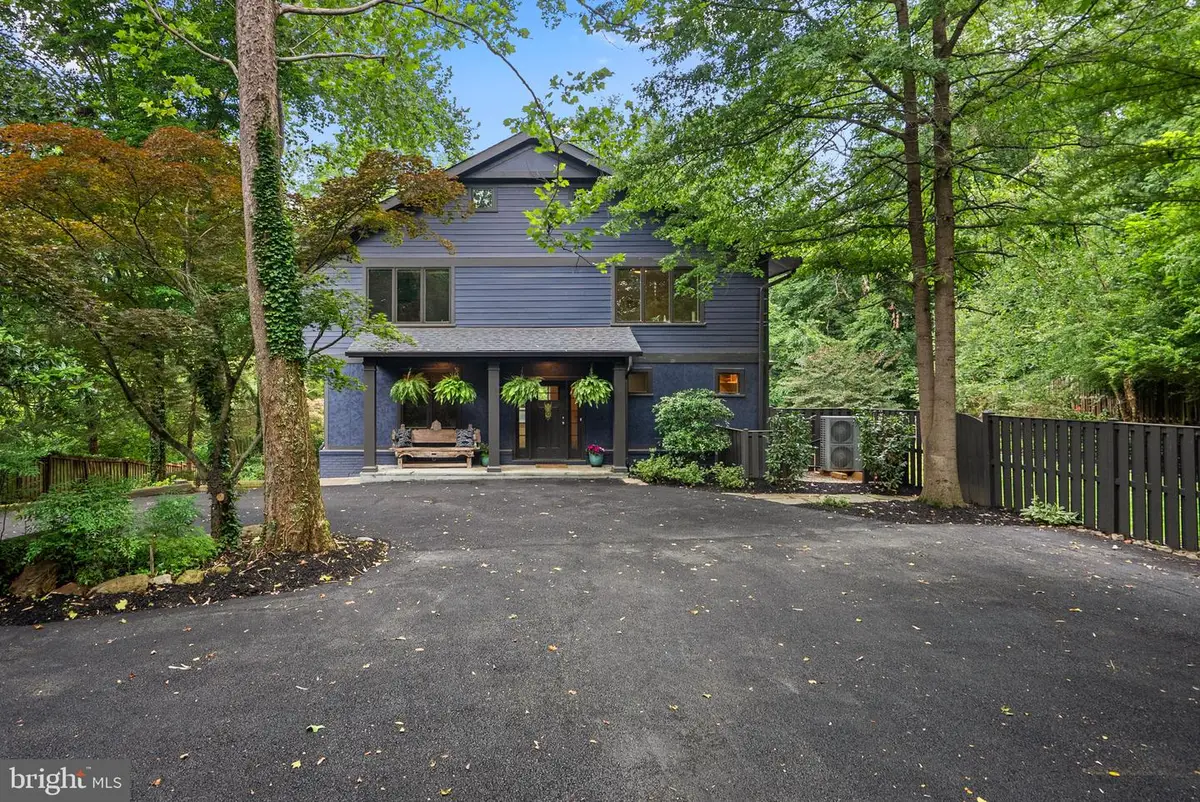 8025 Riverside Dr, Cabin John, MD 20818 - #1