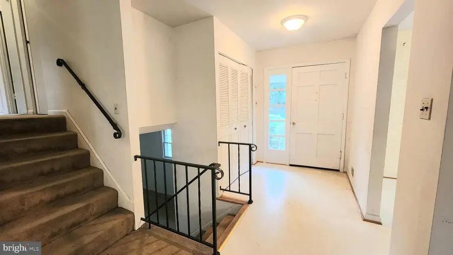 516 Lynch St, Rockville, MD 20850 - #2