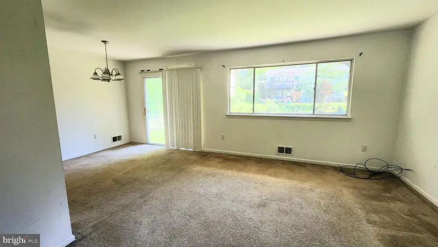 516 Lynch St, Rockville, MD 20850 - #3