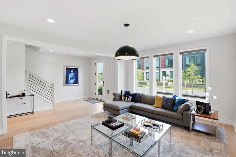 7027 Artesa Ln, Bethesda, MD 20817 - #2
