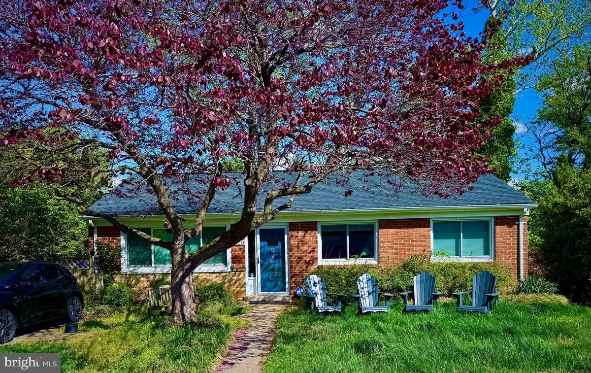 8429 Farrell Dr, Chevy Chase, MD 20815 - #1