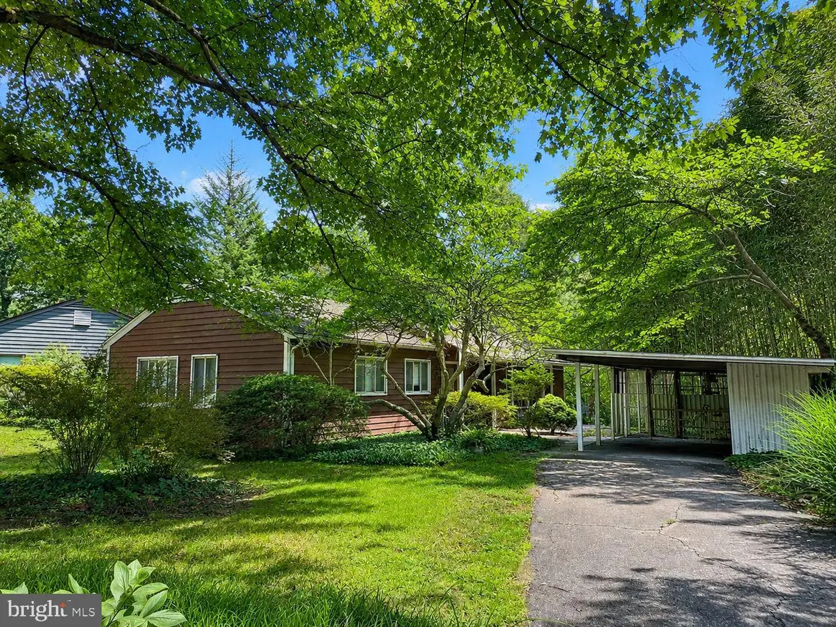 7108 Wilson Ln, Bethesda, MD 20817 - #1