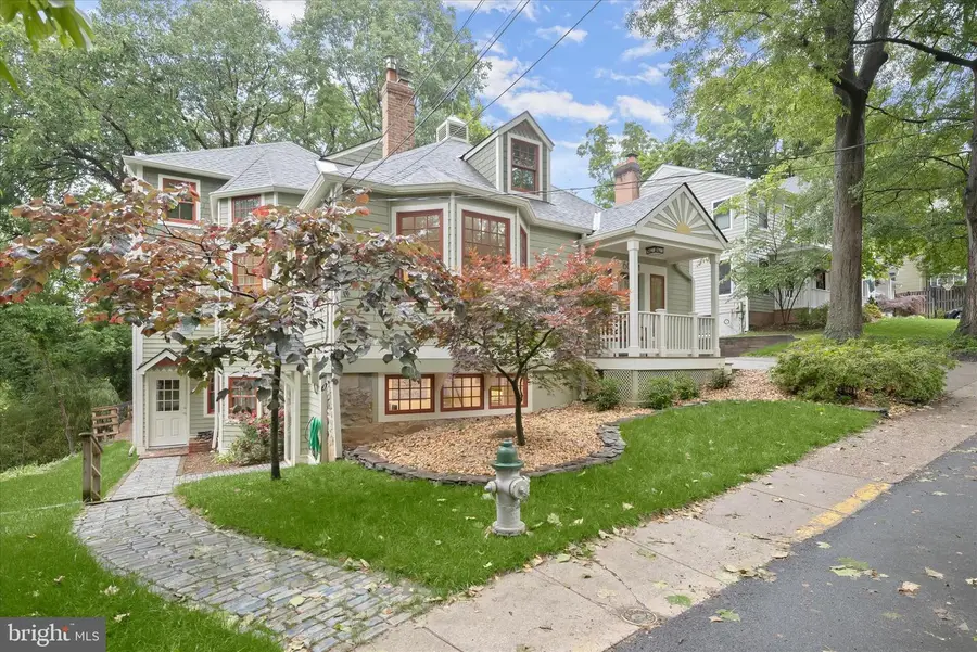 6004 Princeton Ave, Glen Echo, MD 20812 - #2