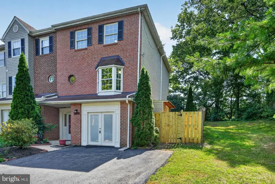 19501 White Saddle Dr, Germantown, MD 20874 - #2