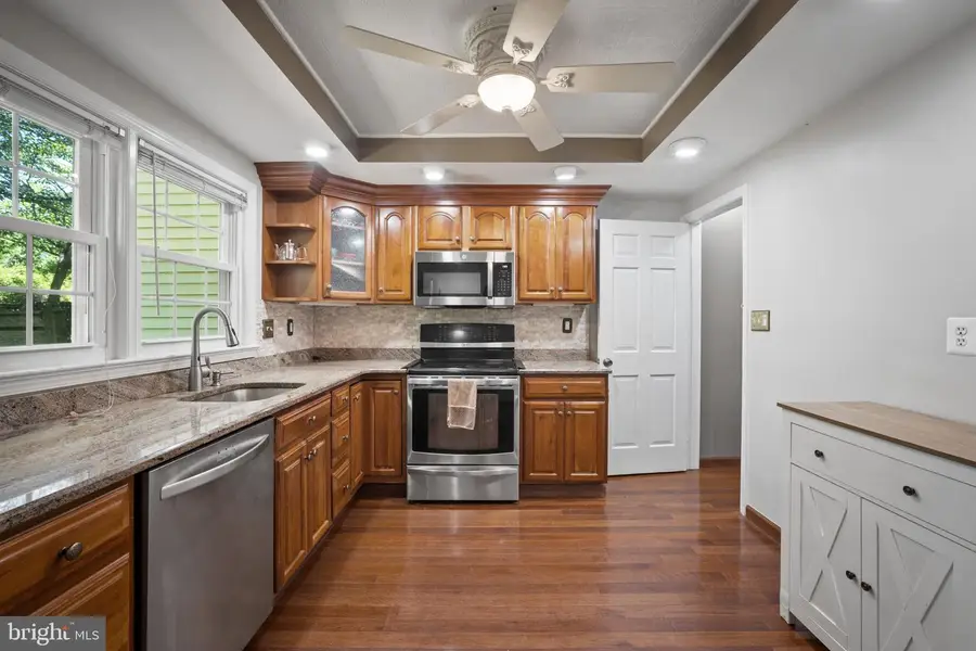 9405 Chatteroy Pl, Gaithersburg, MD 20886 - #2