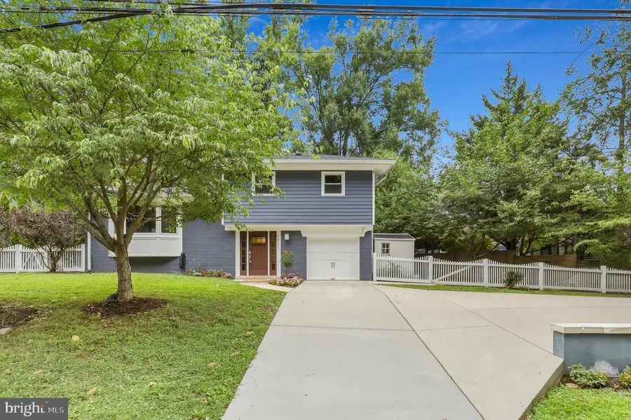 6401 Greentree Rd, Bethesda, MD 20817 - #2