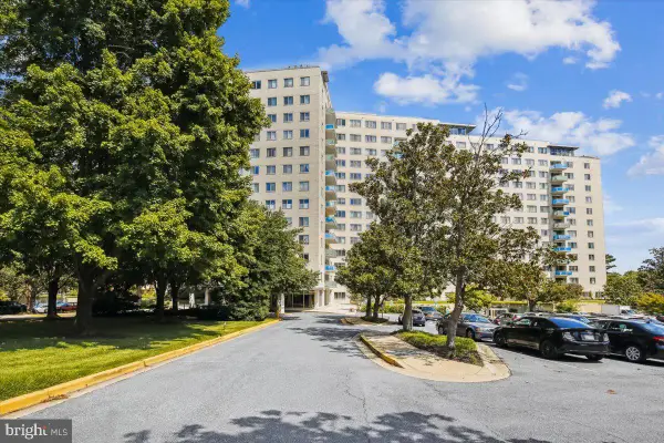 10201 Grosvenor Pl #1009, ROCKVILLE, MD 20852