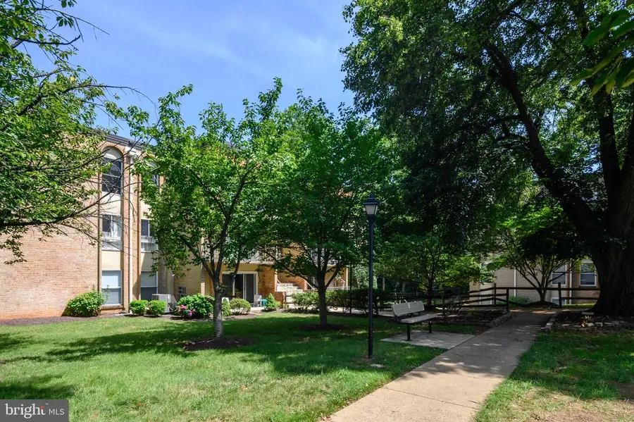 11911 Parklawn Dr #303, Rockville, MD 20852 - #3