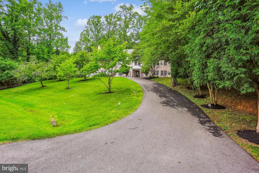 9201 Laurel Oak Dr, Bethesda, MD 20817 - #2