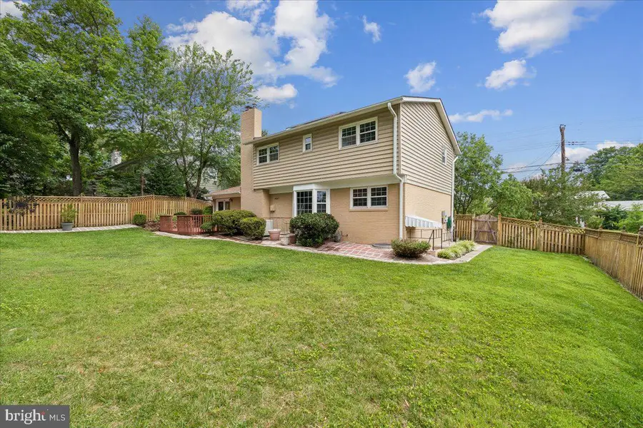 11315 Gainsborough Rd, Potomac, MD 20854 - #2