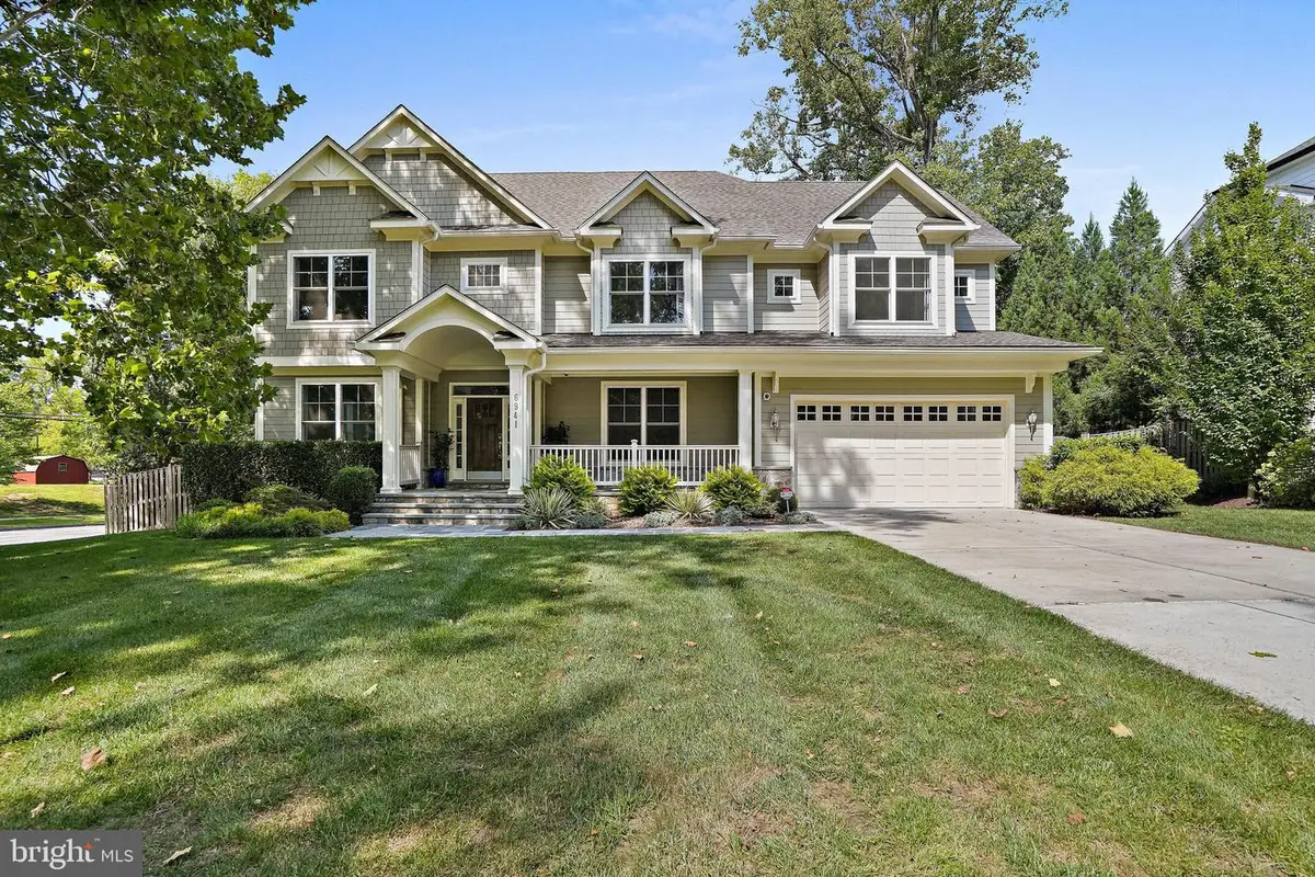 6941 Winterberry Ln, Bethesda, MD 20817 - #1